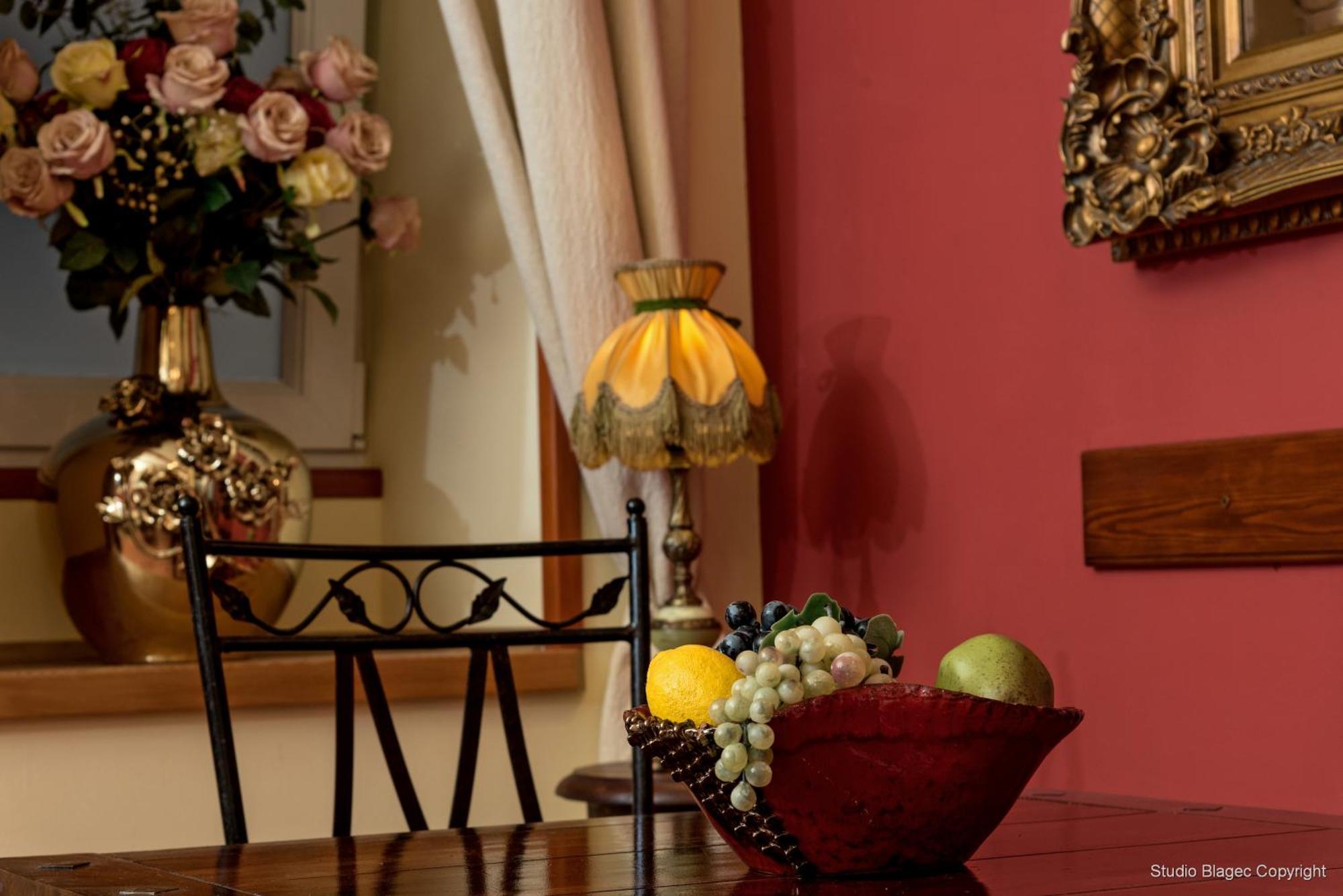 Emperor'S Suites سبليت الغرفة الصورة