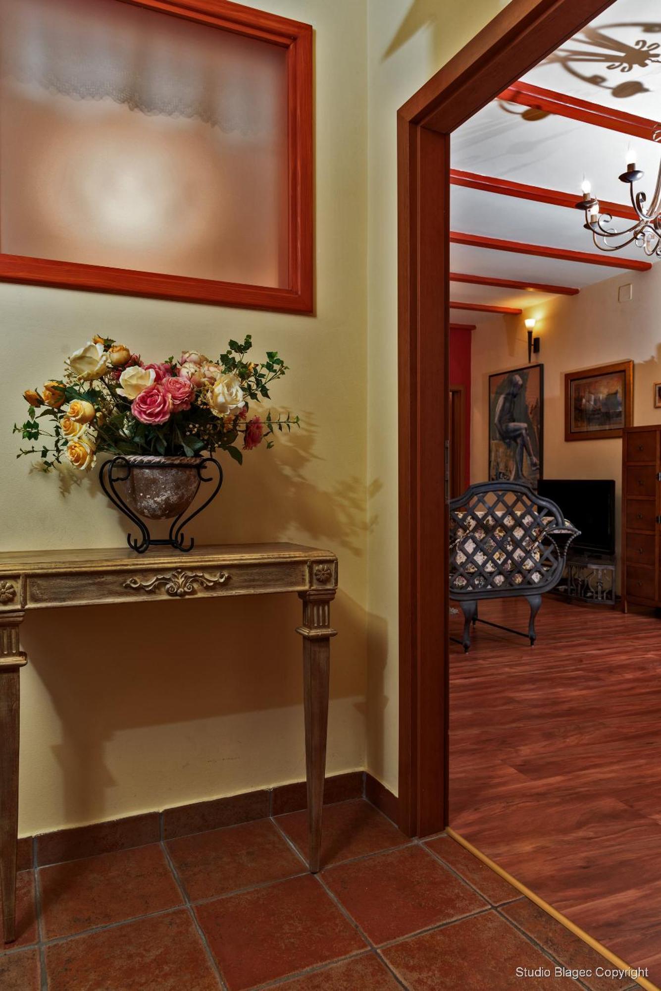 Emperor'S Suites سبليت المظهر الخارجي الصورة