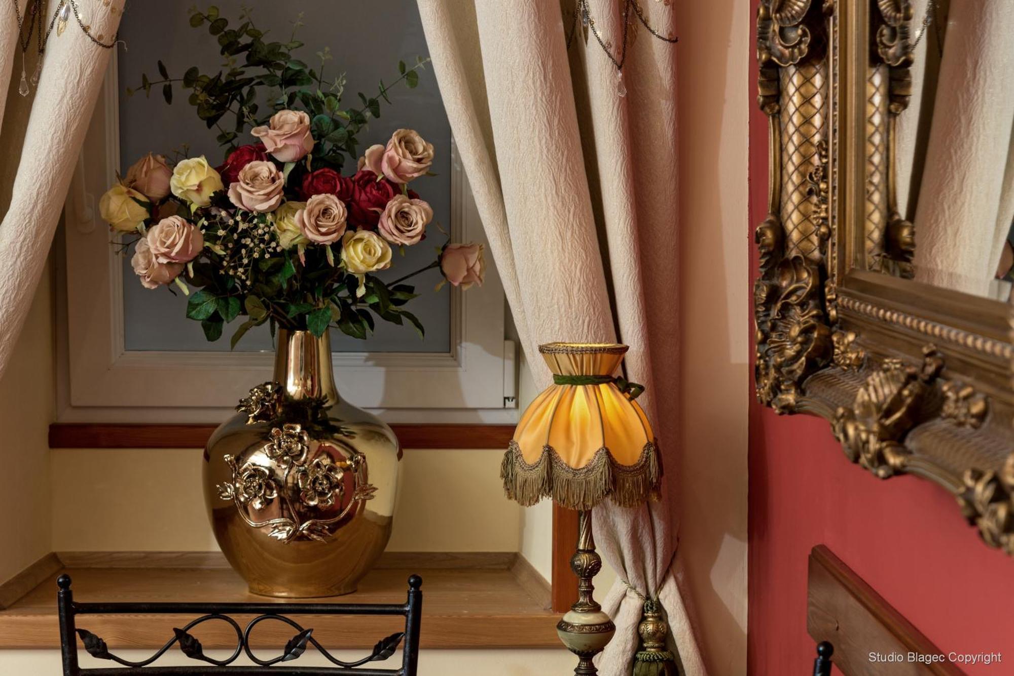 Emperor'S Suites سبليت الغرفة الصورة