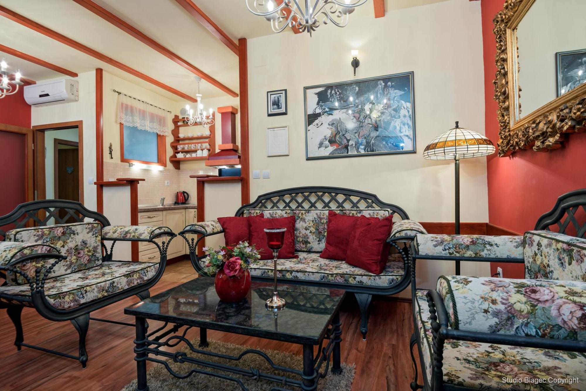 Emperor'S Suites سبليت المظهر الخارجي الصورة