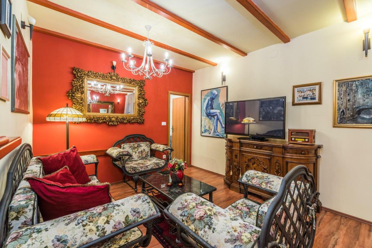 Emperor'S Suites سبليت المظهر الخارجي الصورة