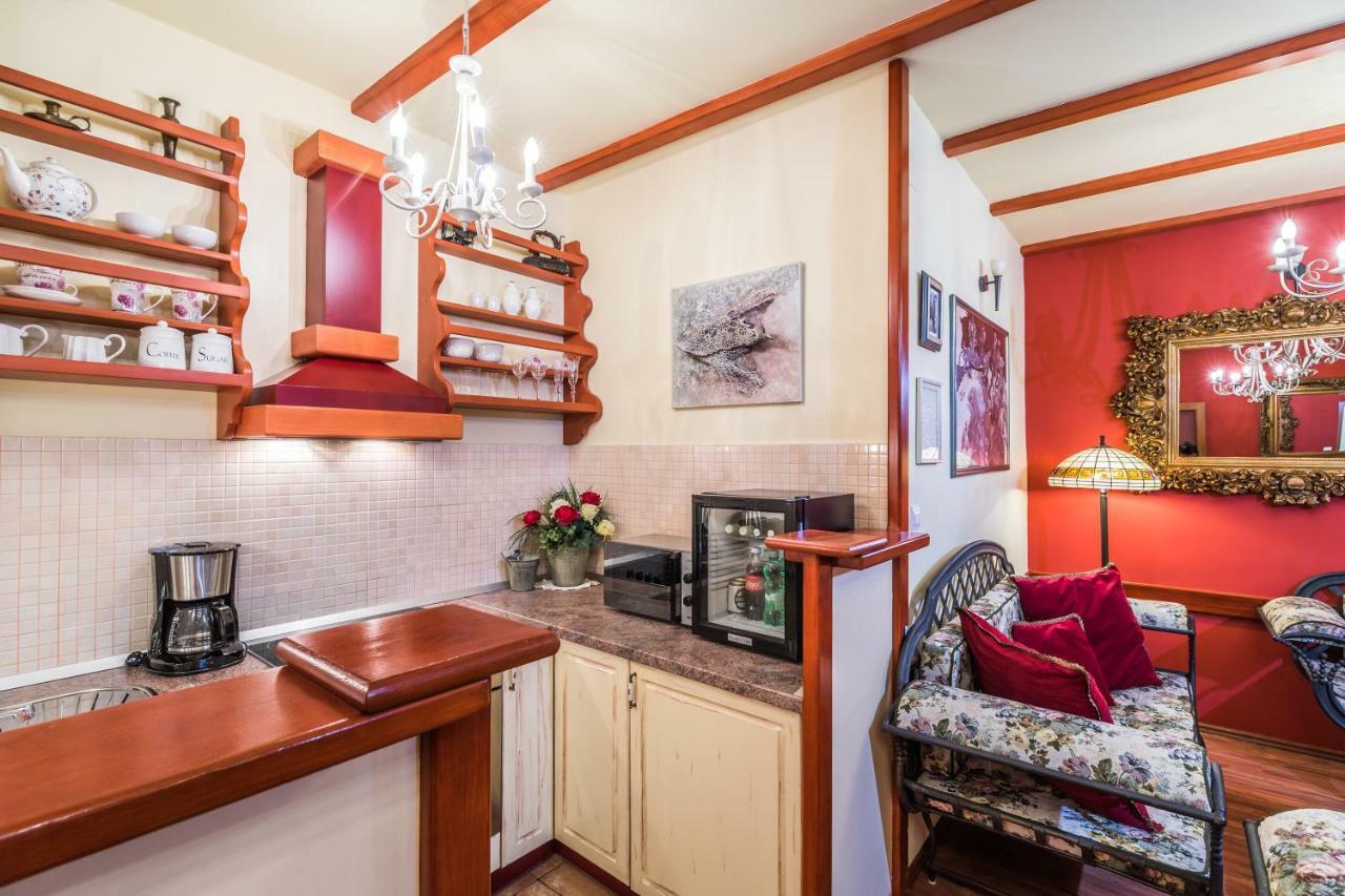Emperor'S Suites سبليت المظهر الخارجي الصورة