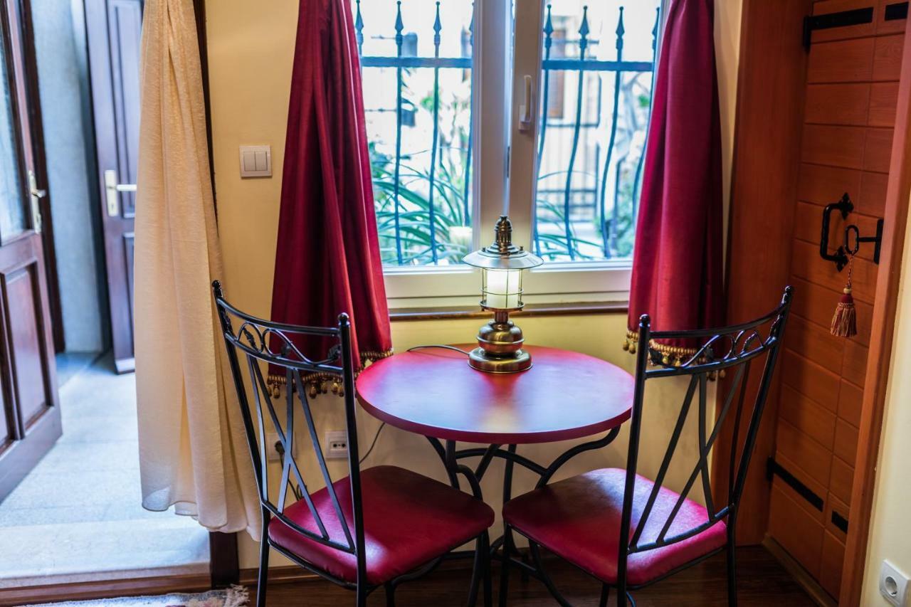 Emperor'S Suites سبليت المظهر الخارجي الصورة