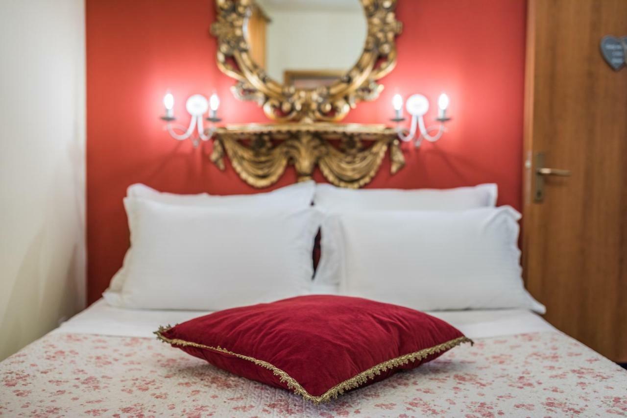 Emperor'S Suites سبليت المظهر الخارجي الصورة