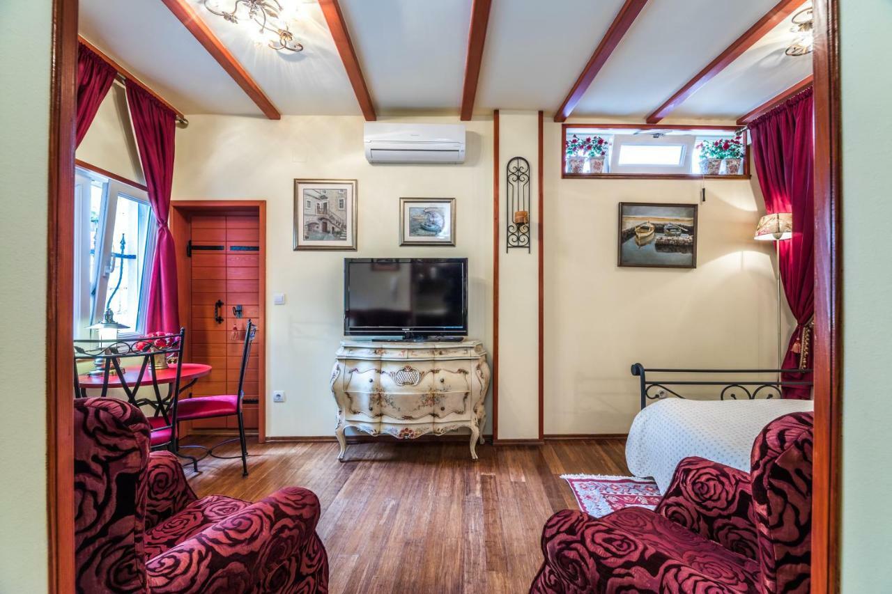Emperor'S Suites سبليت المظهر الخارجي الصورة